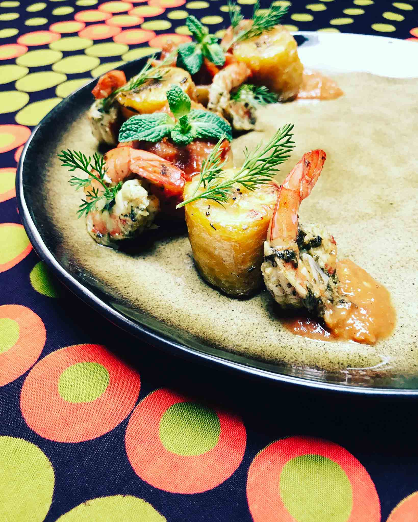 Langoustine met groenten en bruine saus.